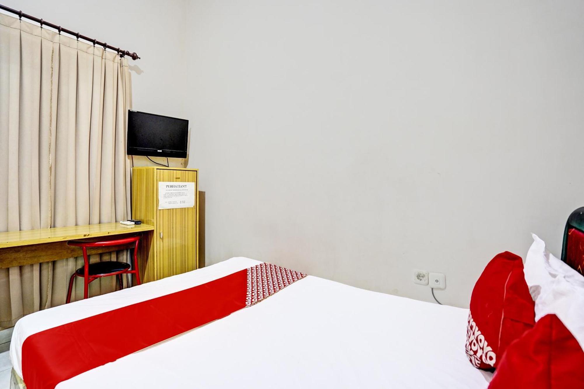 Oyo Life 92190 Arya Guest House Tulungagung Exteriér fotografie