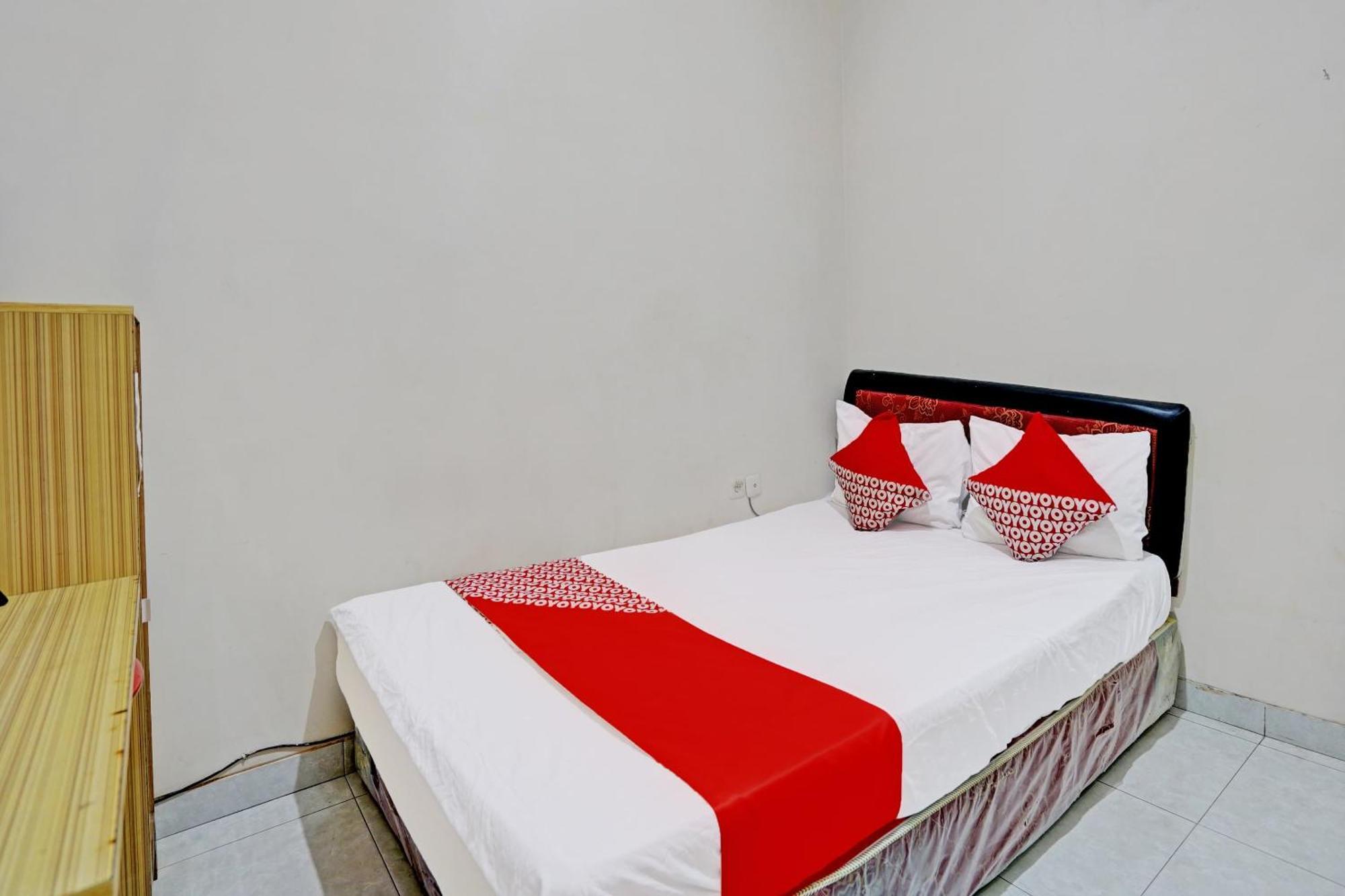Oyo Life 92190 Arya Guest House Tulungagung Exteriér fotografie