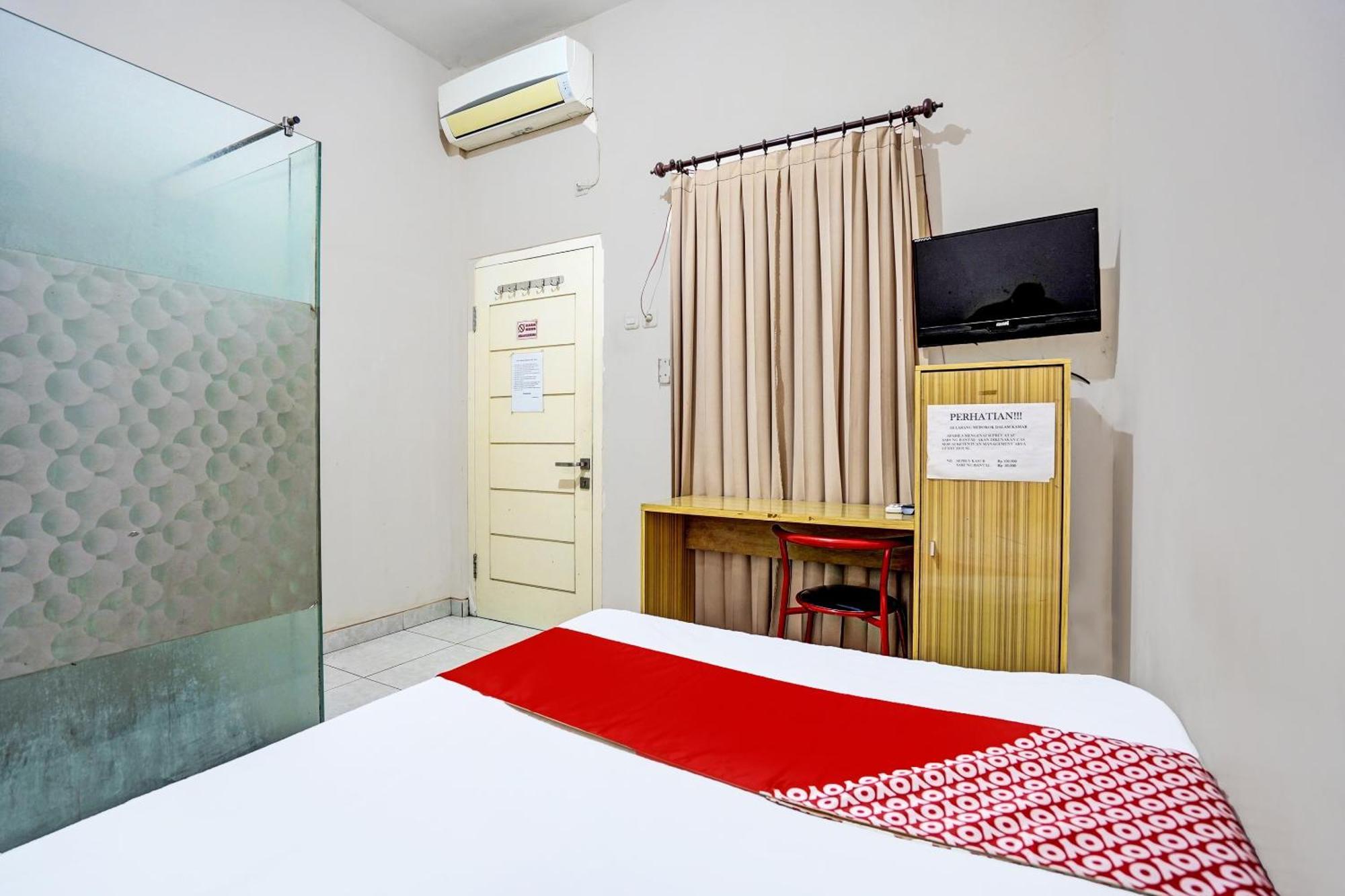 Oyo Life 92190 Arya Guest House Tulungagung Exteriér fotografie